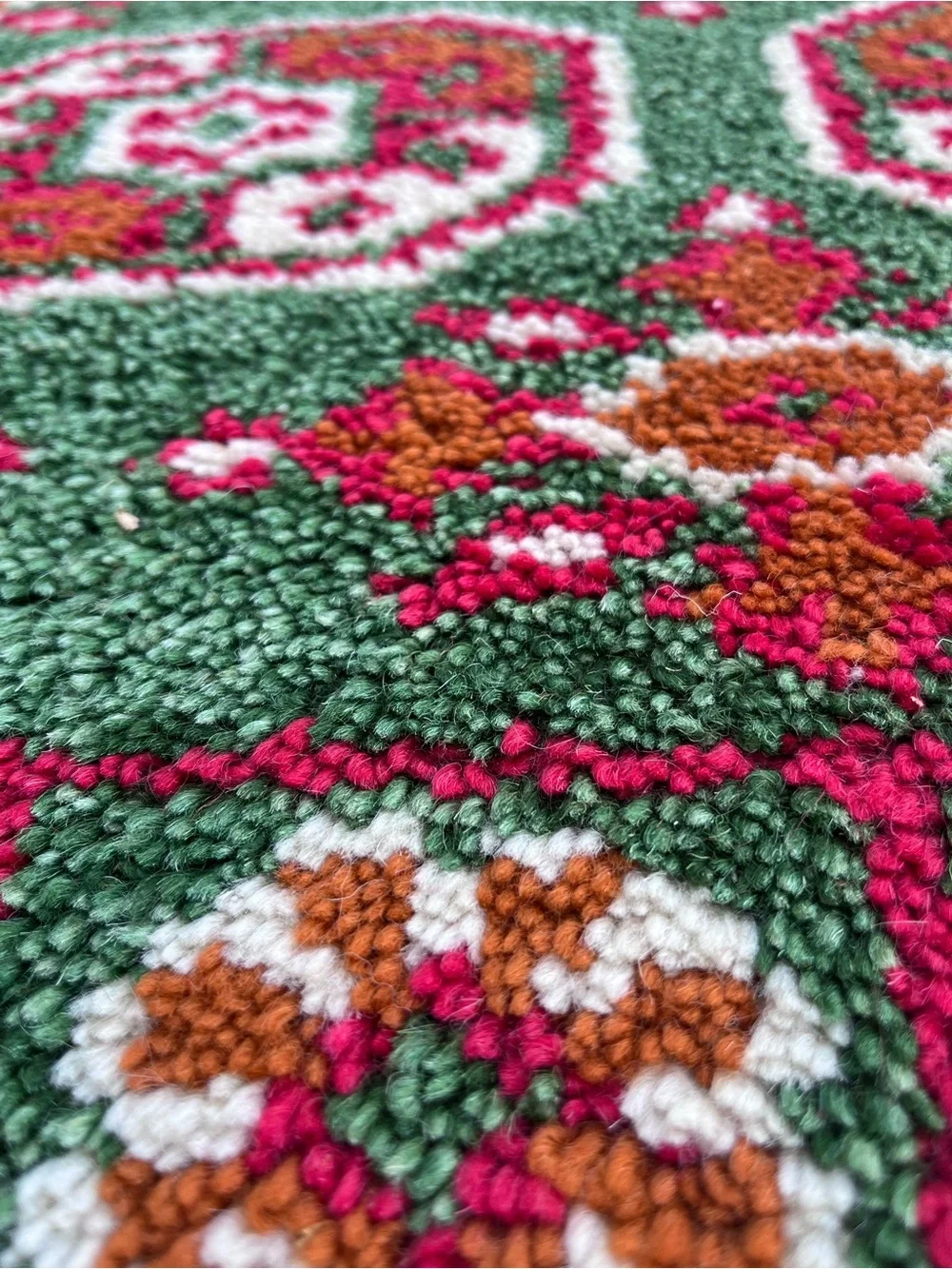 Vintage-Inspired Christmas Oushak Accent Rug - NWOT